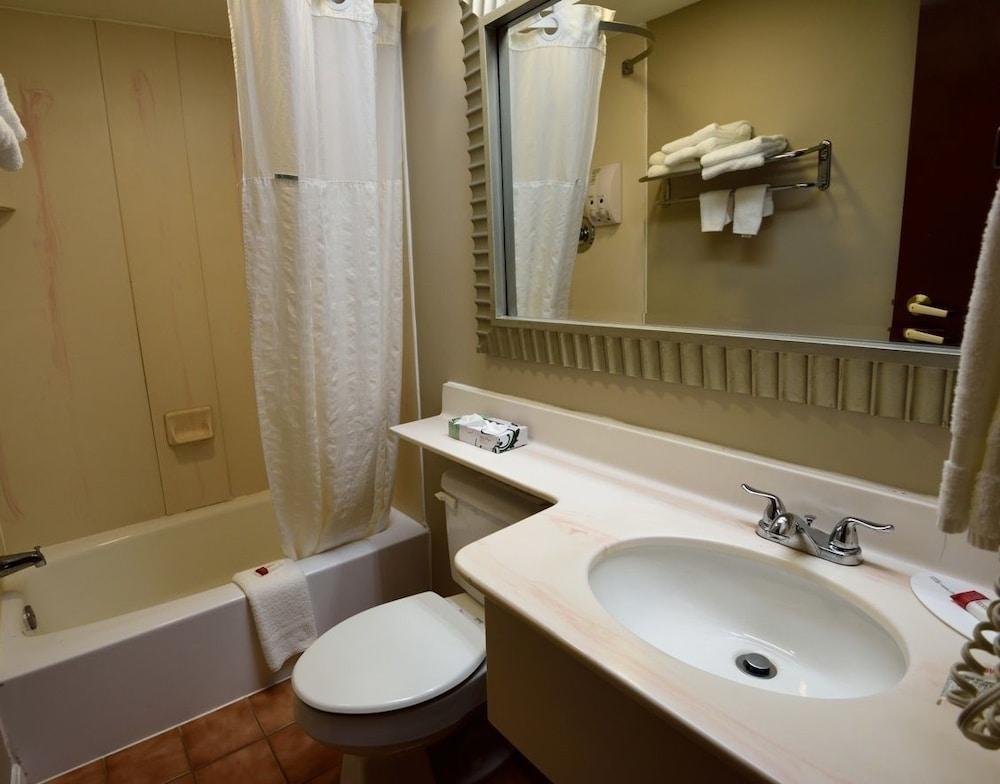 Super 8 By Wyndham West Greenwich/Providence Екстериор снимка